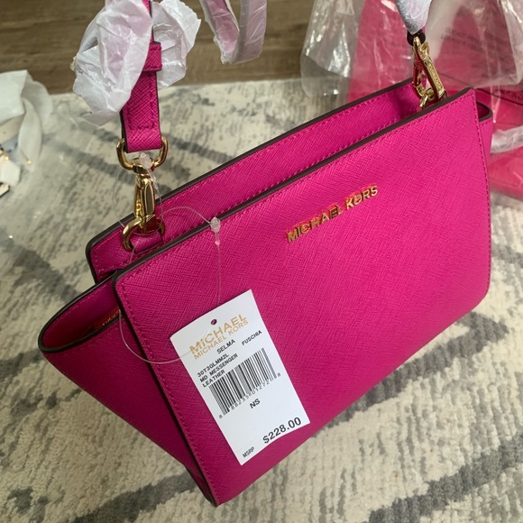 New Michael Kors Selma Medium Messenger Crossbody - Picture 2 of 7